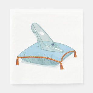 Serviette En Papier Chaussure En Verre Sur Un Coussin