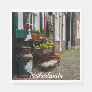 Serviette En Papier Chaussures traditionnelles en bois hollandais sur