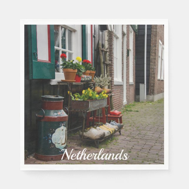 Serviette En Papier Chaussures traditionnelles en bois hollandais sur  (Devant)