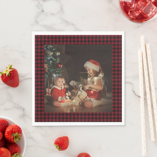 Serviette En Papier Christmas Red Plaid Custom Family Photo (En situation)