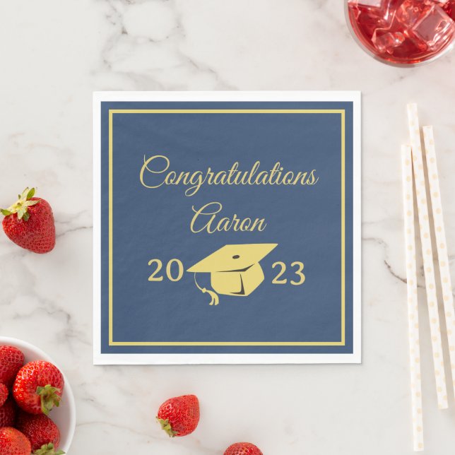 Serviette En Papier Classy Stylish Gold on Navy Graduation Party (En situation)