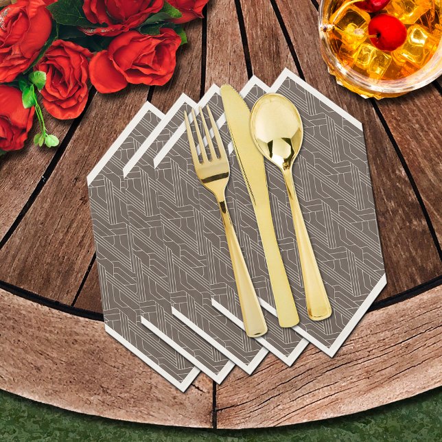 Serviette En Papier Derby Party Brown et ivoire (We show the luncheon napkins folded to add to your table. (Silverware not sold.))