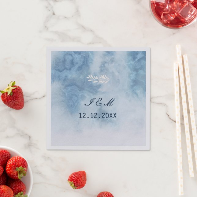 Serviette En Papier Dusty Blue Winter Script Calligraphie White Branch (En situation)