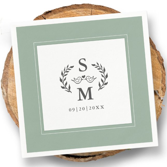 Serviette En Papier Élégant mariage Monogramme Crest Wreath Sage Vert (Elegant Wedding Monogram Crest Wreath Sage Green Napkins)