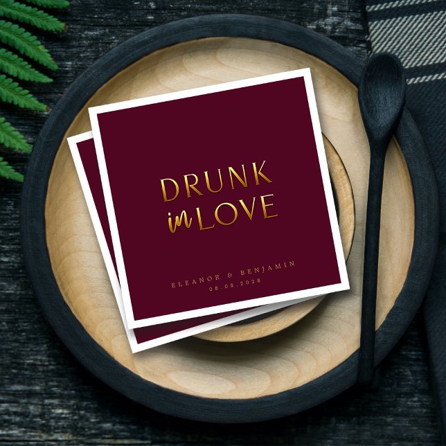 Serviette En Papier Elégant Or Drunk In Love Mariage personnalisé (Elegant Gold Drunk In Love Personalized Wedding Napkins)