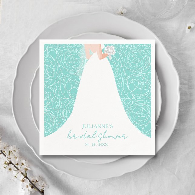 Serviette En Papier Élégante mariée sur serviettes de Fête des mariées (Elegant bride in her gown on a background of sketched roses on turquoise bridal shower napkins)