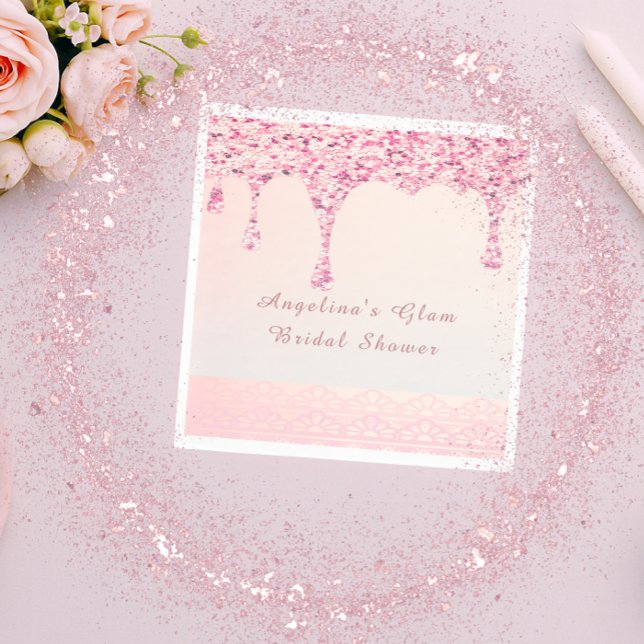 Serviette En Papier Élégante Parties scintillant de verre rose Fête de (Glam pink glitter drip napkin with lace and custom name for a modern bridal shower.)