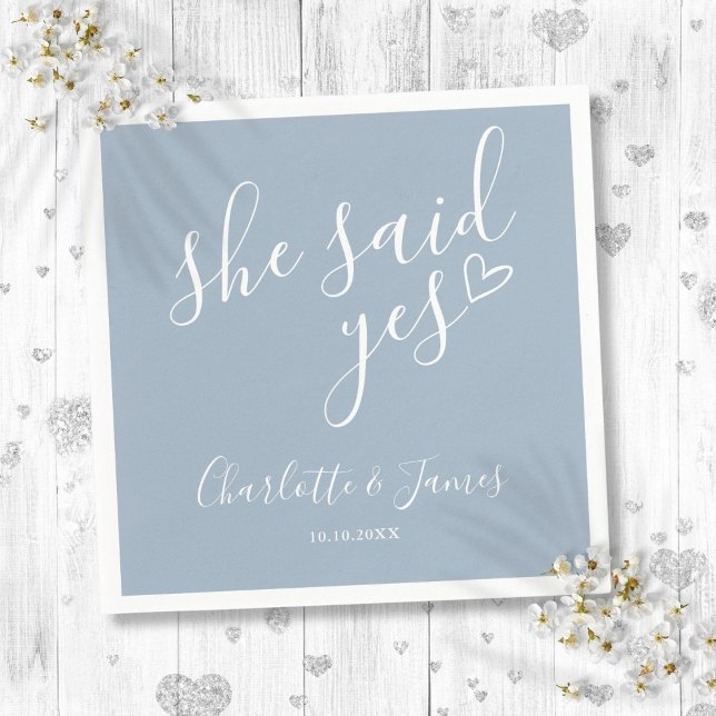 Serviette En Papier Elle A Dit Oui Partie Engagement Dusty Blue (She Said Yes Engagement Party Dusty Blue Napkins)
