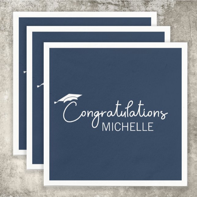 Serviette En Papier Félicitations à la Marine Bleu Blanc Script (Navy blue and white graduation party paper napkin)