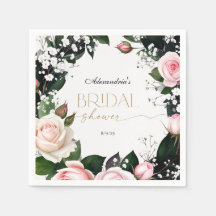 Fête de mariage aux roses pastel romantiques