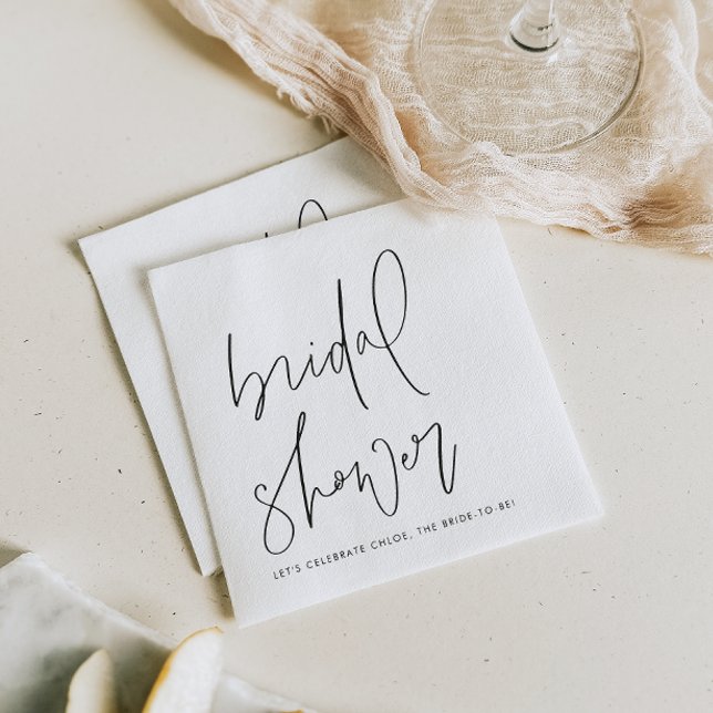 Serviette En Papier Fête des mariées de script manuscrit minimaliste n (Minimalist bridal shower paper napkins featuring handwritten script and modern typography.)
