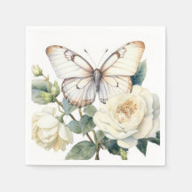 Fleurs blanches romantiques et papillon