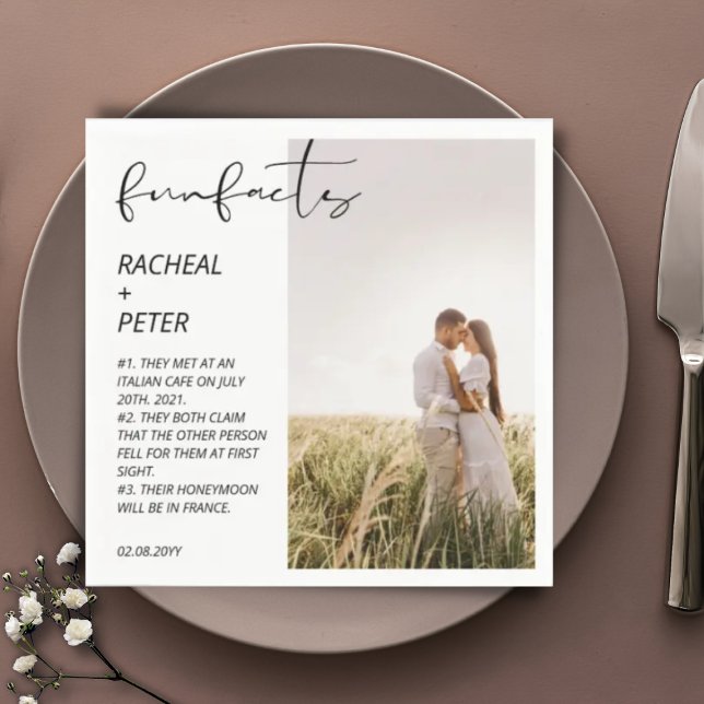 Serviette En Papier Fun Facts Élégant Photo Collage Mariage moderne (Créateur téléchargé)