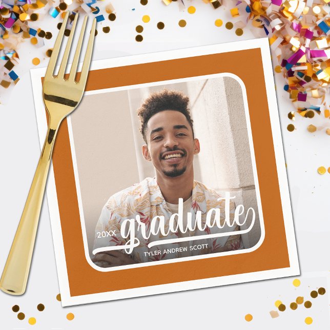 Serviette En Papier Graduate Photo Bold Script Burnt Orange (Your photo, name, year and "Graduate" in a cool script on burnt orange background party napkins)