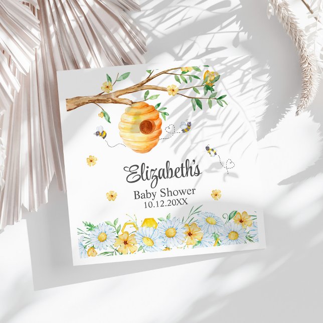 Serviette En Papier Honeypeb Bee Chamomile Baby shower (Honeycomb Bee Chamomile Baby Shower Napkins on a white sunny table.)