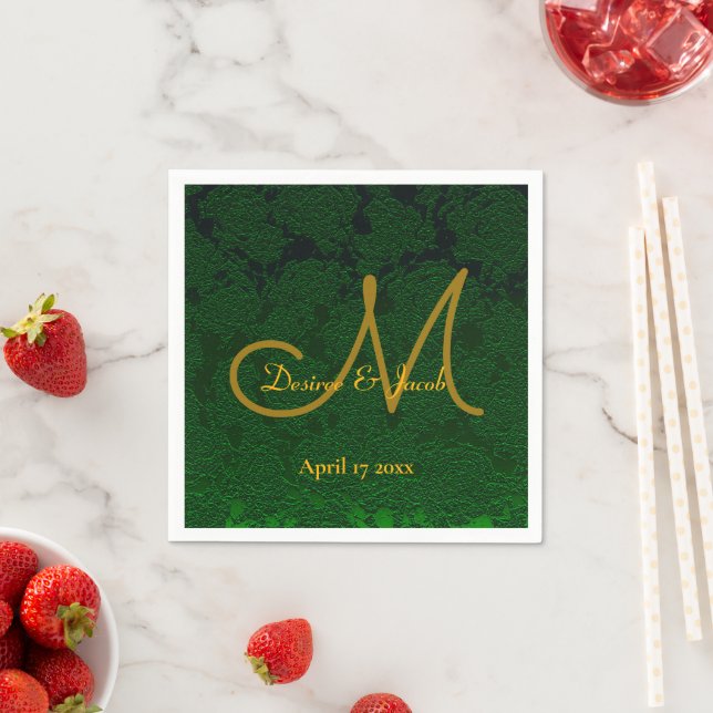 Serviette En Papier Hunter Green Gold Mariage Réception Monogramme (En situation)