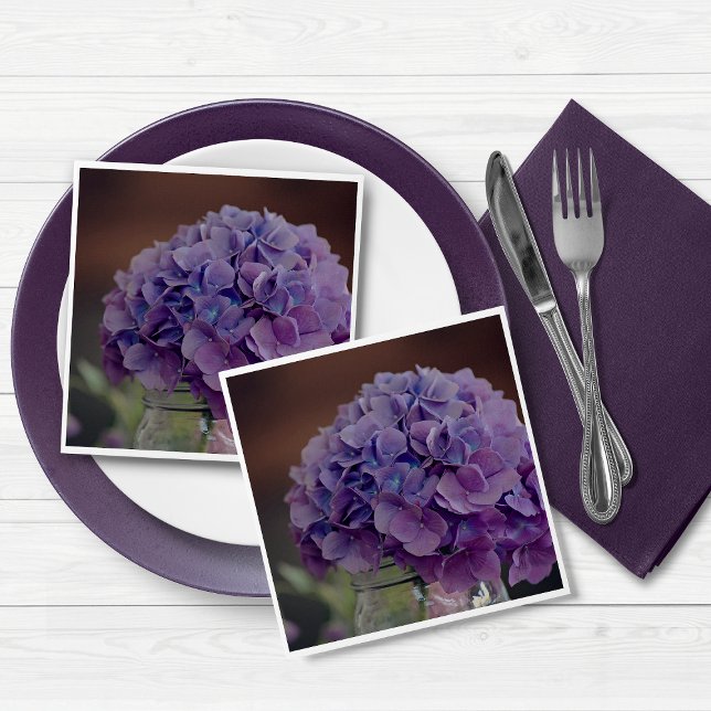 Serviette En Papier Hydrangée violette rustique dans Mason Jar Photo (Rustic Purple Hydrangea in Mason Jar Photograph Table Napkins)