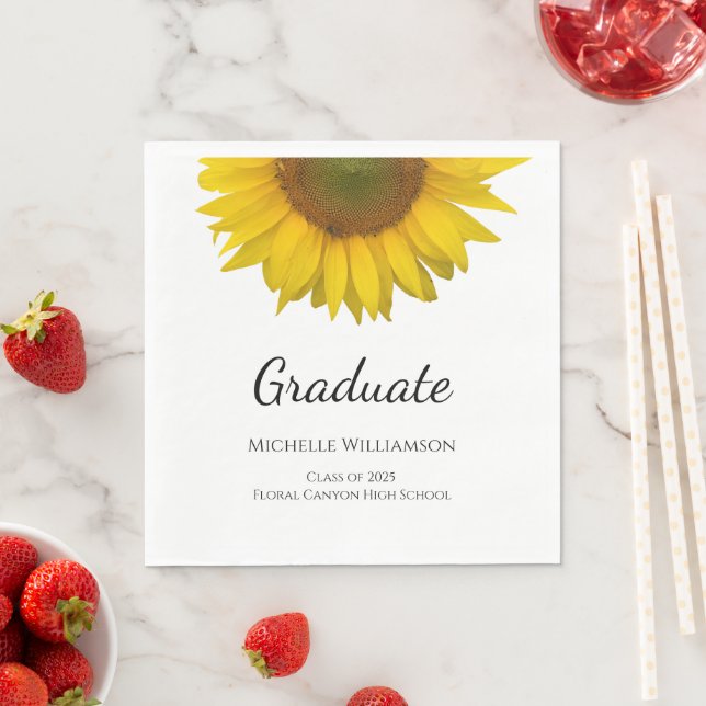 Serviette En Papier Jaune Sunflower Graduation Party Classe de 2025 (En situation)