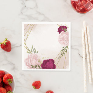 Serviette En Papier magenta fleurs roses verdure mariage