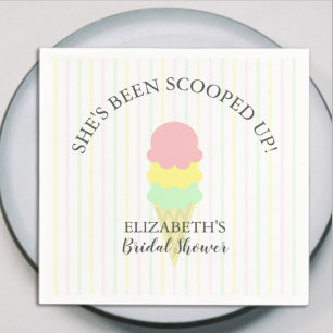 Serviette En Papier Mariage avec de la glace prise à la cuillère