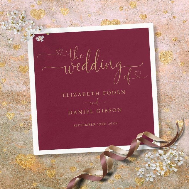 Serviette En Papier Mariage De Script Coeur Bourgogne Et Or (Burgundy And Gold Heart Script Wedding Napkins)