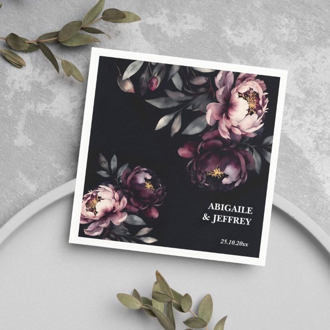 Serviette En Papier Mariage personnalisable vaisselle noir moody peoni (Wedding personalized tableware dark moody burgundy peonies template napkins noir themed wedding )
