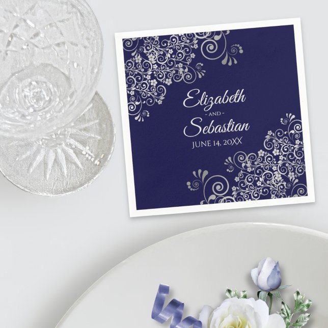 Serviette En Papier Marine Blue & Silver Frills Mariage élégant (In Situ with Plate)