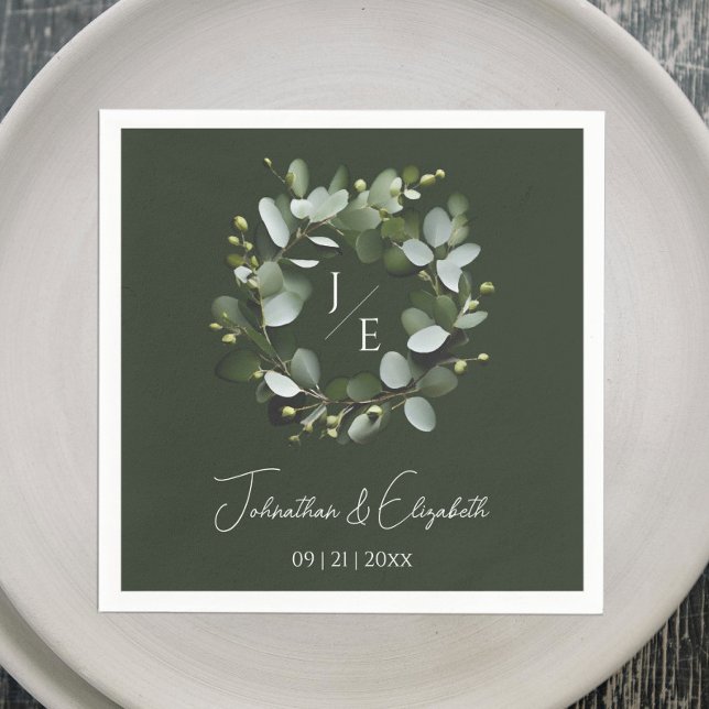 Serviette En Papier Monogramme moderne Eucalyptus Wreath Dark Green (Dark Green Modern Monogram Eucalyptus Wreath Wedding Napkin)