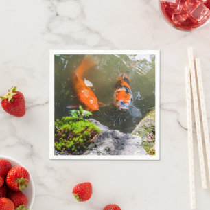 Serviette En Papier Poisson Koi dans un étang