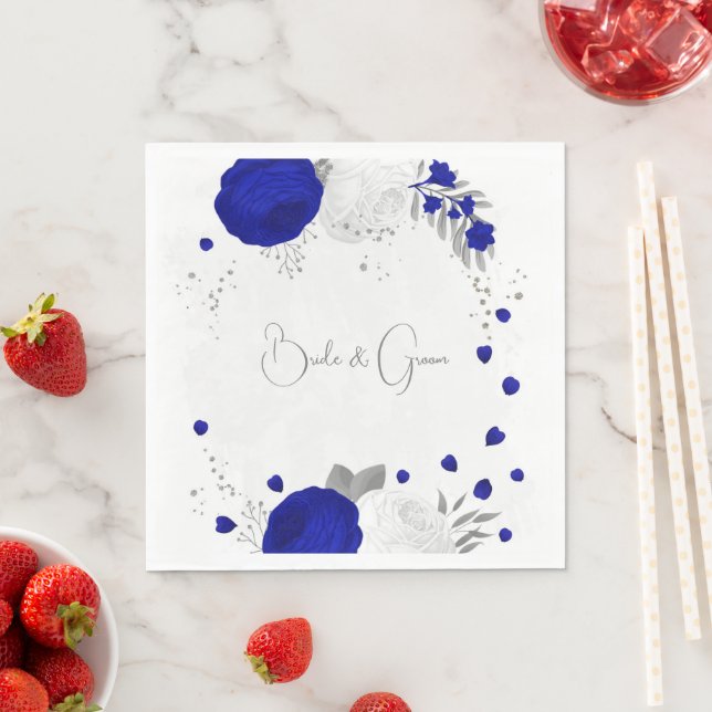 Serviette En Papier royal bleu & blanc fleurs argent mariage (En situation)