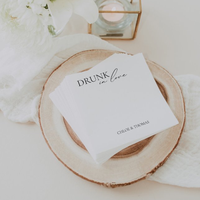Serviette En Papier Serviettes modernes "Drunin in Love" pour bar Mari (Modern "Drunk in Love" Napkins for Wedding Bar)