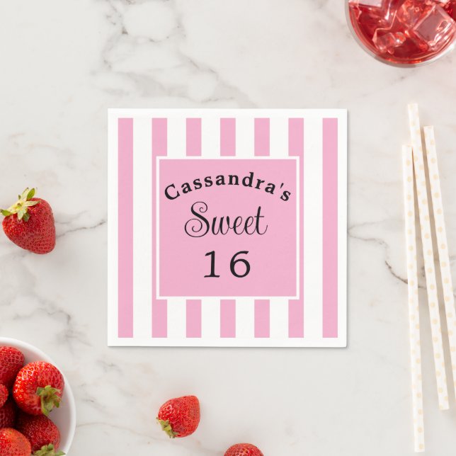 Serviette En Papier Sweet sixteen rose rayure classique chic (En situation)