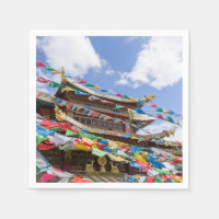 Temple tibétain avec drapeaux de prière - Yunnan,