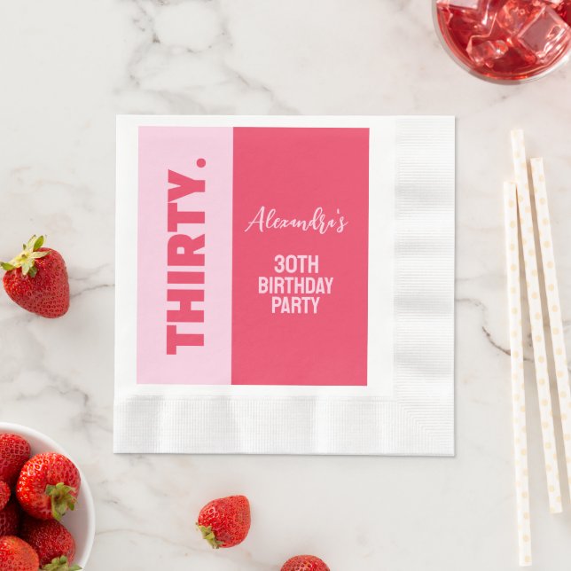 Serviette En Papier Tendance Bold rose et rouge fille 30e anniversaire (En situation)