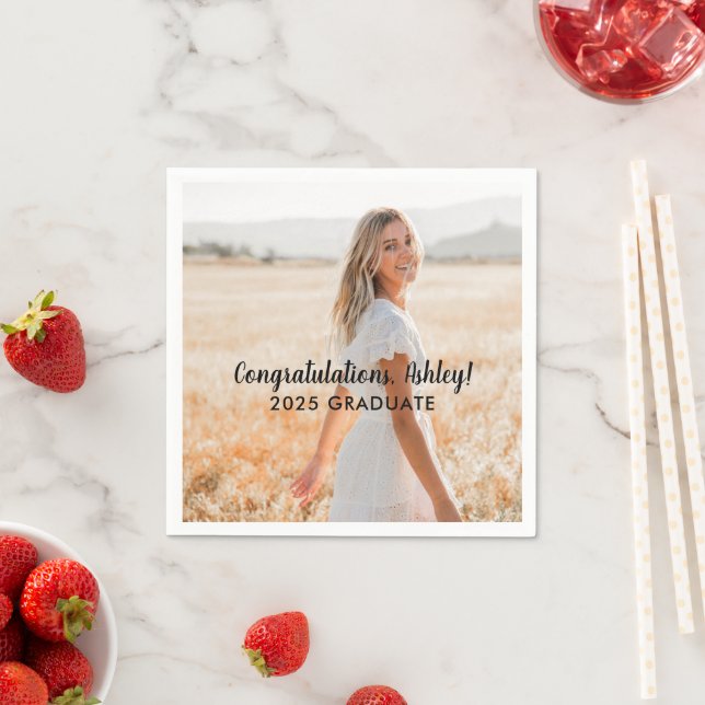 Serviette Jetable Félicitations 2025 Graduate Photo Graduation (En situation)