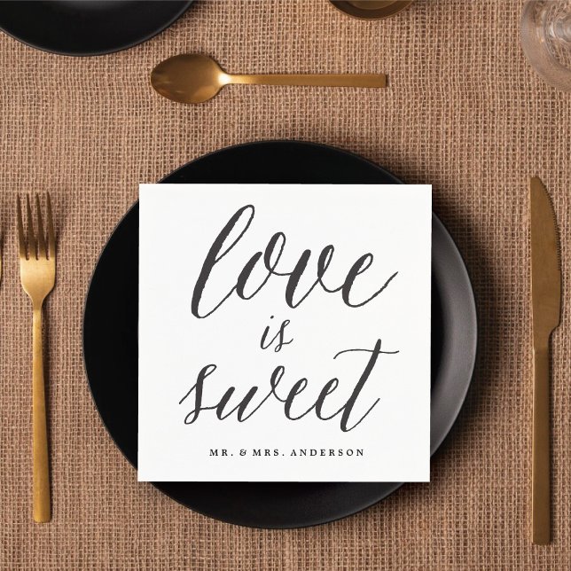 Serviette Jetable Love Is Sweet Script Moderne Calligraphie Mariage (LOVE IS SWEET Script Modern Calligraphy Wedding Paper Napkins @ fatfatin_blue_knot)
