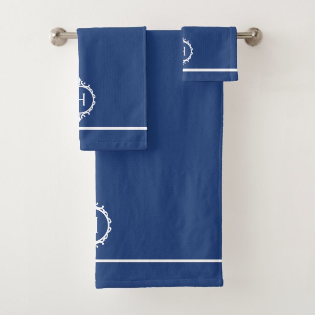 Serviette Monogramme bleu et blanc de Chelsea (En situation)