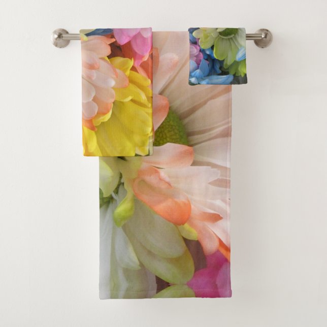 Serviette réglée - marguerites multicolores II (En situation)