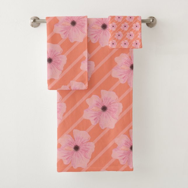 Serviettes De Bain À Fleurs Roses Et Grilles (En situation)