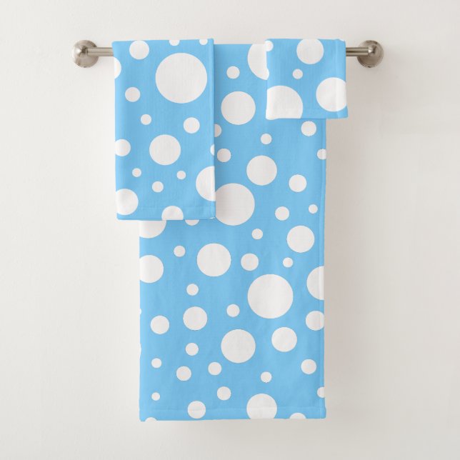 Serviettes de bain aux points bleus (En situation)