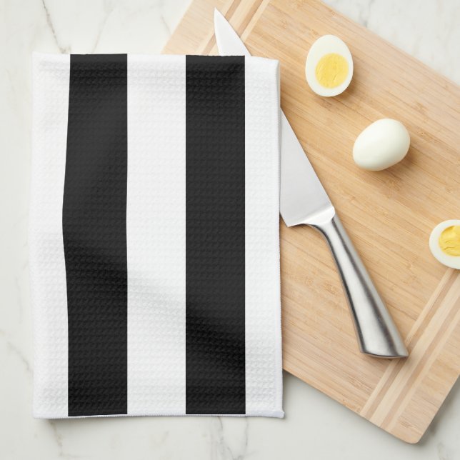 Serviettes de plat noires et blanches de cuisine (Quart Plié)