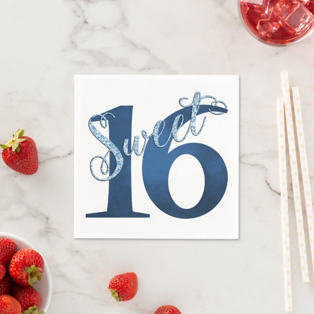 Serviettes En Papier 16 ans | Aquarelle bleue et Faux Parties scintilla (En situation)