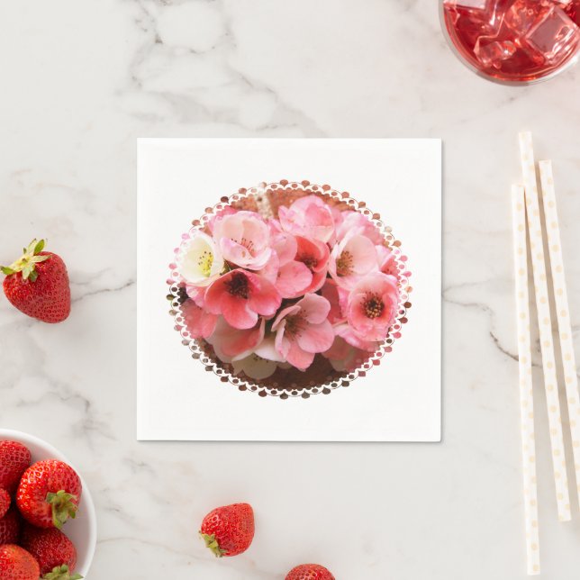 SERVIETTES EN PAPIER FLEURS (En situation)