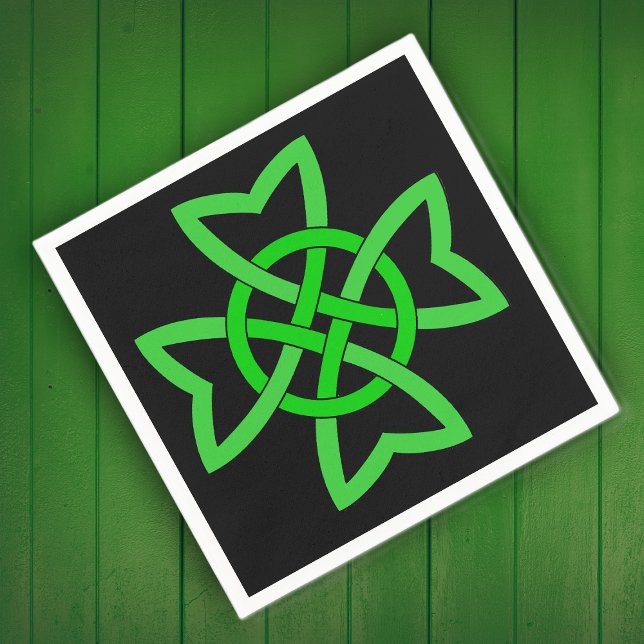 Serviettes En Papier Noeud celtique vert irlandais (Green Irish looped Celtic Knot design on black on a napkin.)