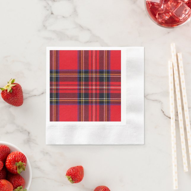 Serviettes Jetables Royal Stewart tartan rouge noir plaid (En situation)