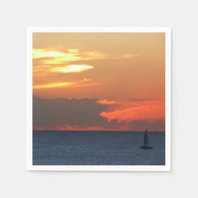 Serviettes Jetables Sunset Clouds and Sailboat Seascape (Devant)