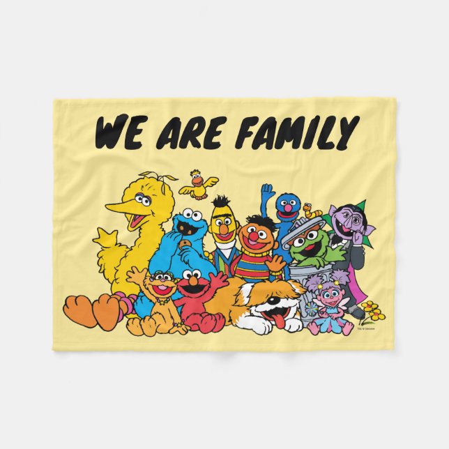 Sesame Street | Sesame Pals Group Portrait Fleece Blanket (Front (Horizontal))