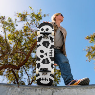 SEVEN SKULL BY MASANSER PIXELAT SKATEBOARD