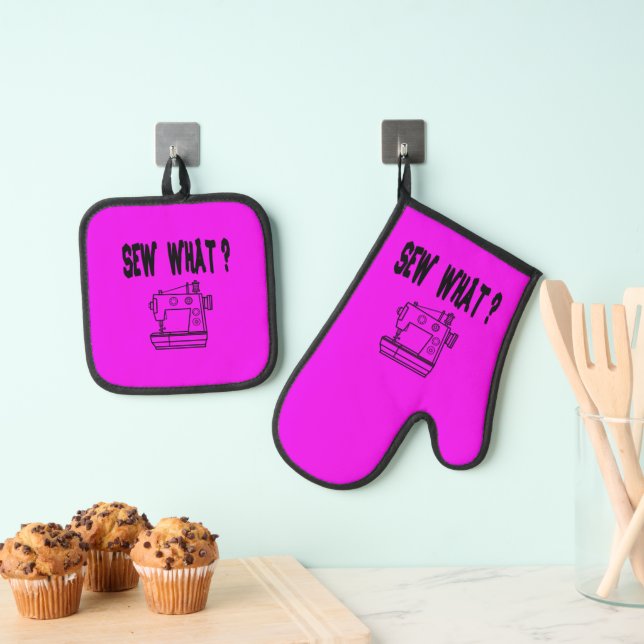 Sew What ? Oven Mitt & Pot Holder Set (Insitu(Hanging))