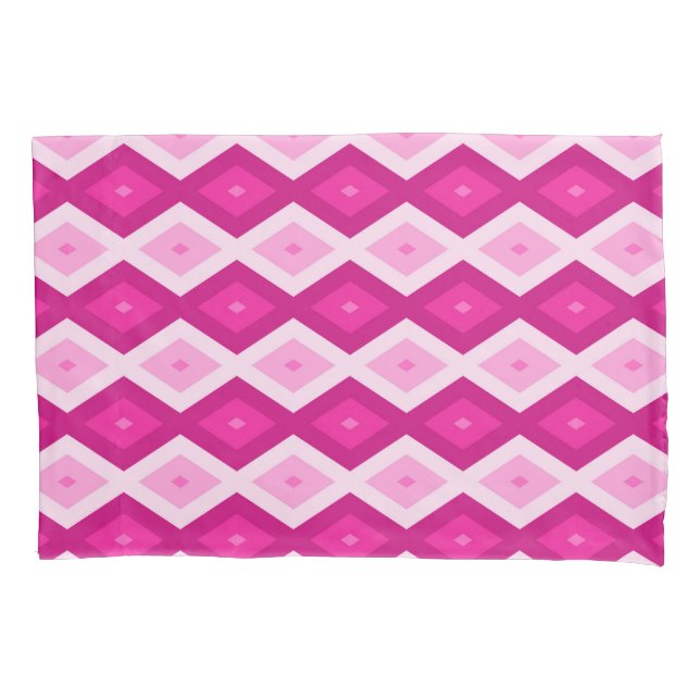 Shades of fuchsia diamond pattern pillowcase (Front)